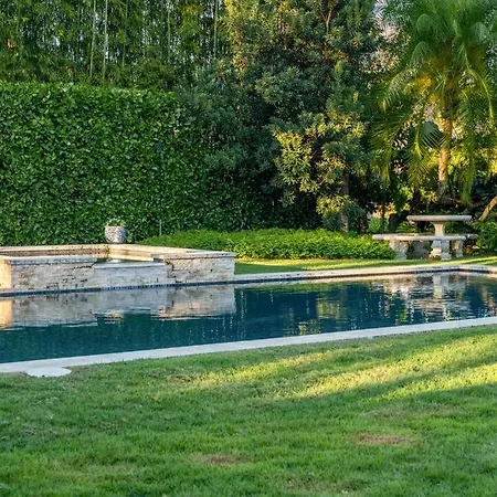 The Garden House Hot Tub Pool And Lush Garden Oasis Villa
